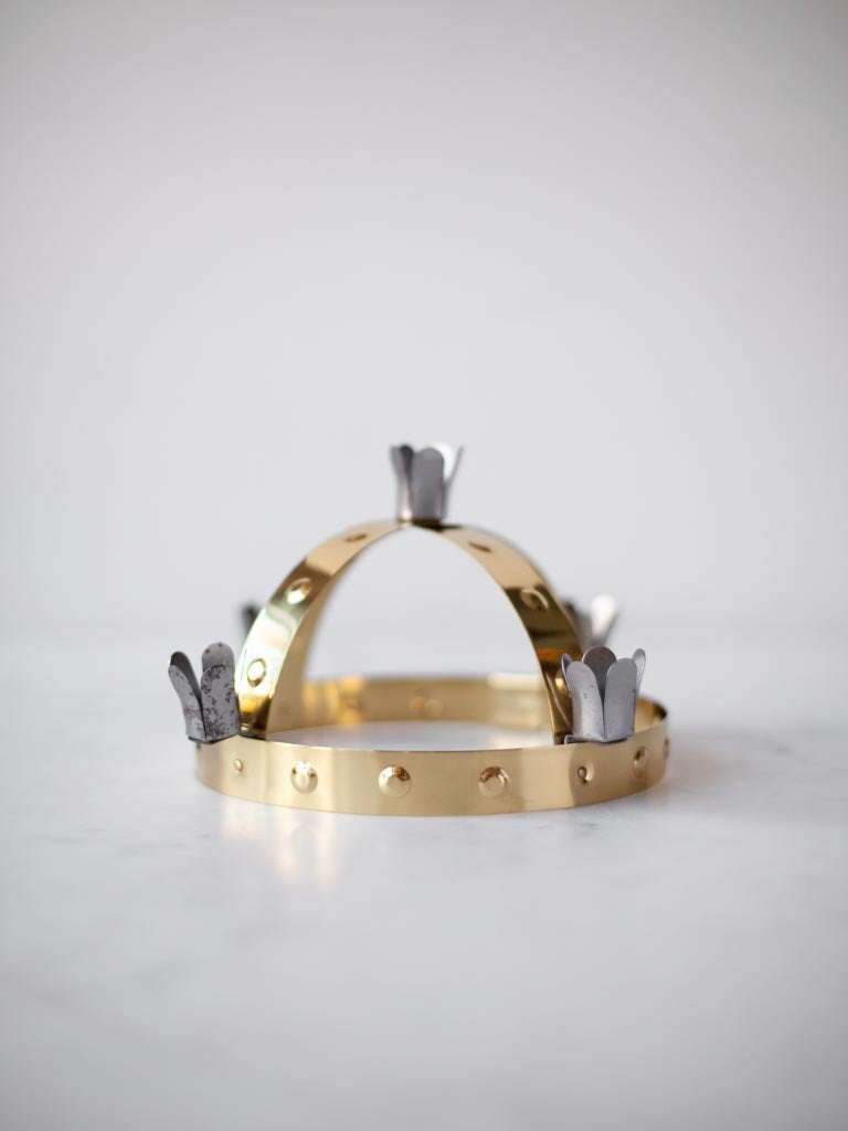 Santa Lucia Crowns and Candles – Heirloom Art Co.